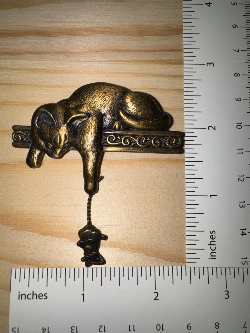 JJ Jonette Vintage 1980s Cat And A Fish Antique Gold Tone Articulated Brooch - Picture 7 of 7